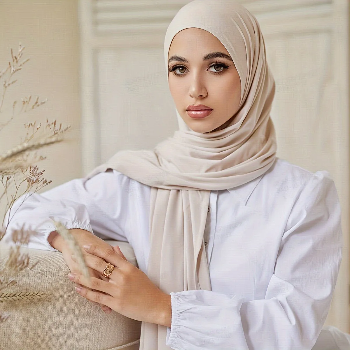 Elegant Warm Hijab Shawl - Versatile Windproof Maxi Scarf, Durable Yarn-Dyed Wrap for Stylish Comfort