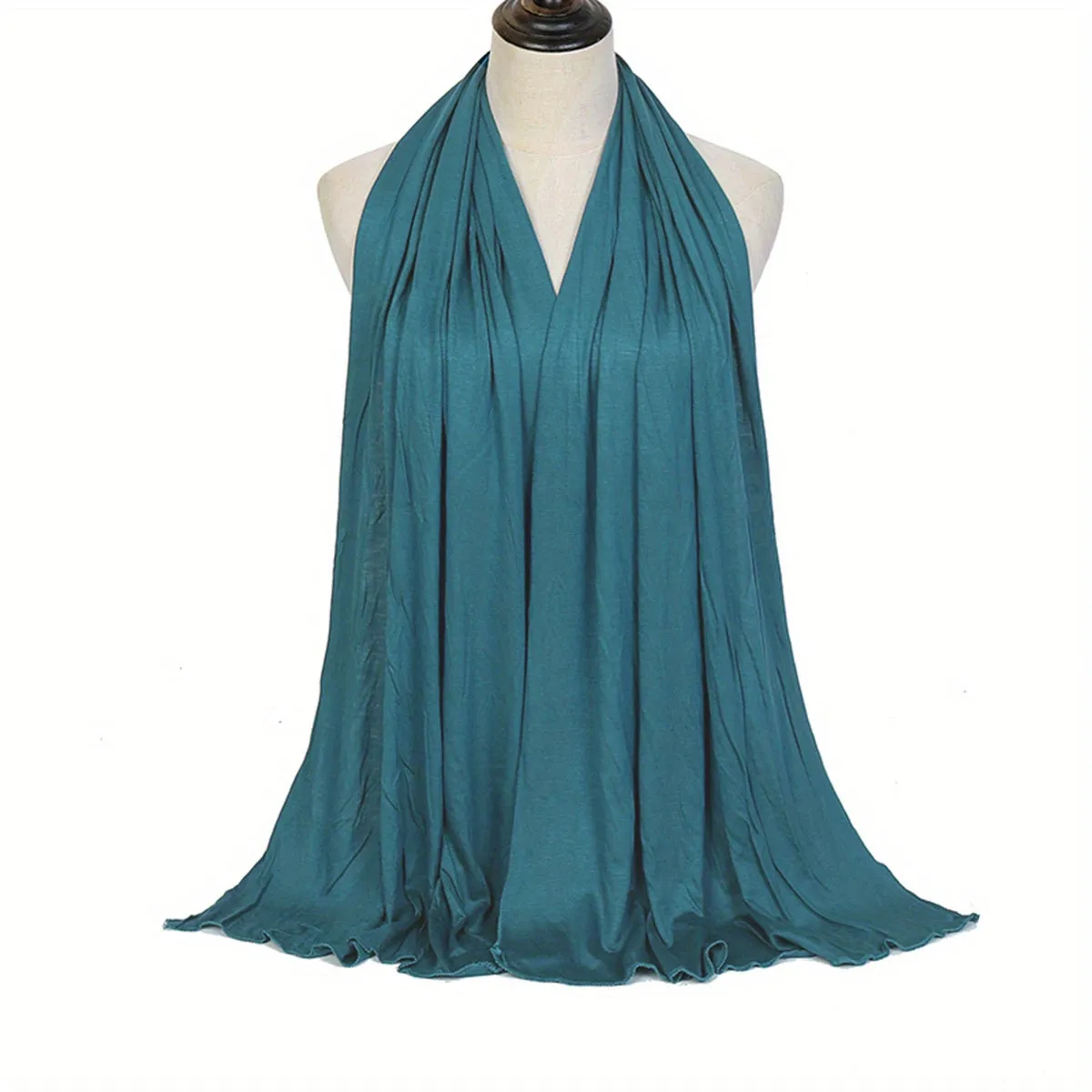 Elegant Warm Hijab Shawl - Versatile Windproof Maxi Scarf, Durable Yarn-Dyed Wrap for Stylish Comfort